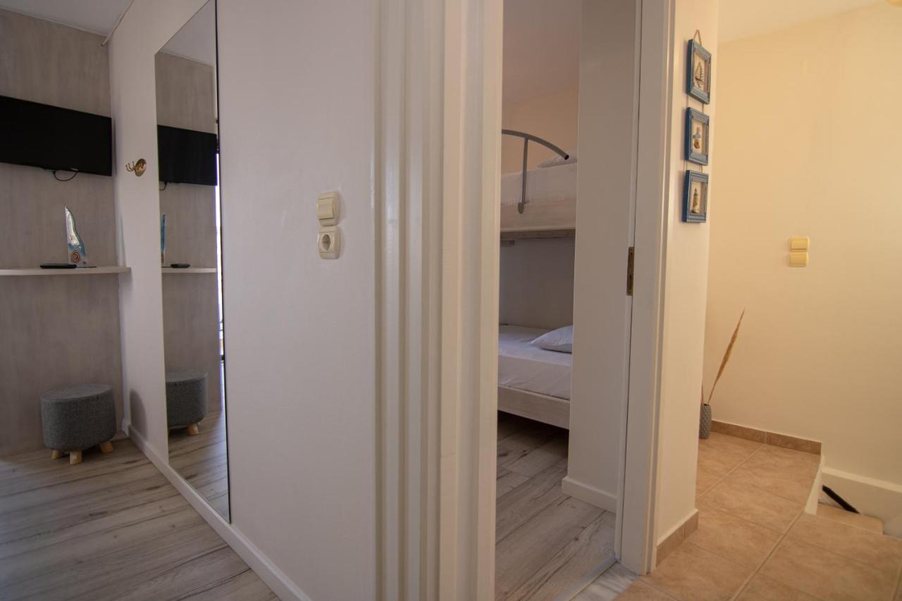 The Island House - Family Size Apt - Overlooking The Aegean - 3 Steps From The Beach มอโคลส ภายนอก รูปภาพ
