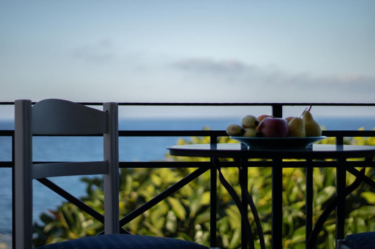 The Island House - Family Size Apt - Overlooking The Aegean - 3 Steps From The Beach มอโคลส ภายนอก รูปภาพ