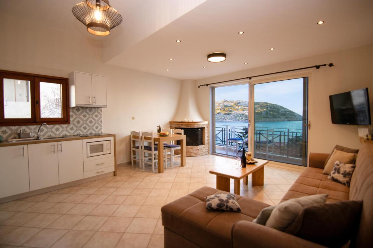 The Island House - Family Size Apt - Overlooking The Aegean - 3 Steps From The Beach มอโคลส ภายนอก รูปภาพ