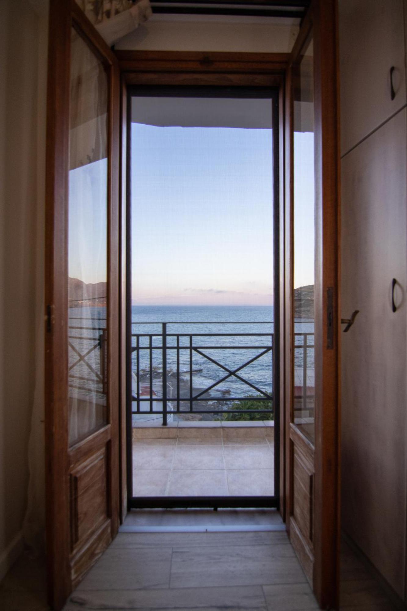 The Island House - Family Size Apt - Overlooking The Aegean - 3 Steps From The Beach มอโคลส ภายนอก รูปภาพ