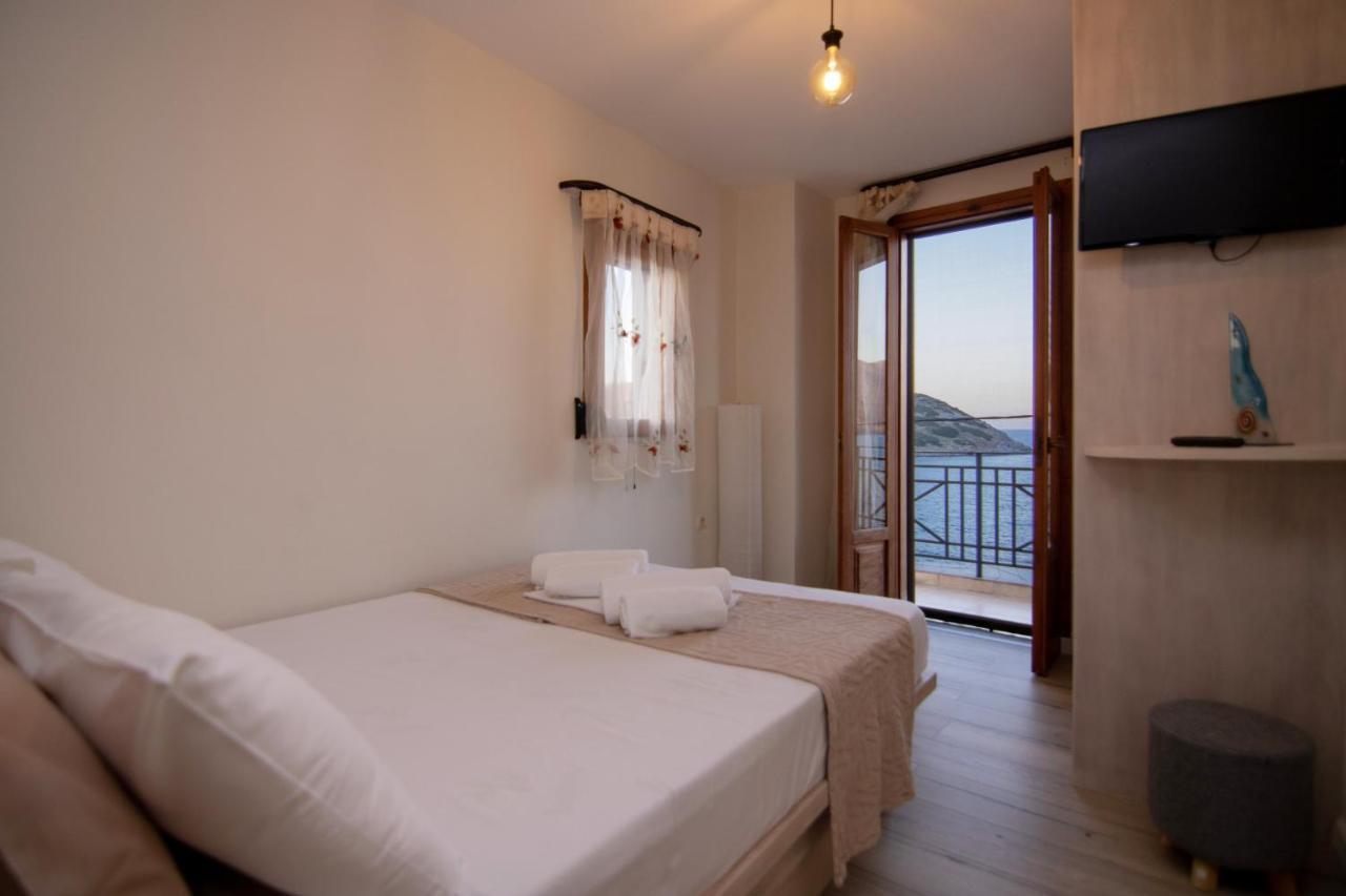 The Island House - Family Size Apt - Overlooking The Aegean - 3 Steps From The Beach มอโคลส ภายนอก รูปภาพ